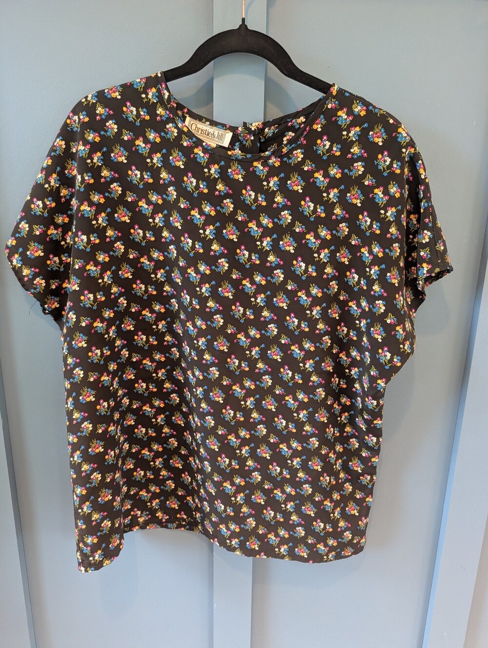 Christie & Jill Black Floral Short Sleeve Blouse